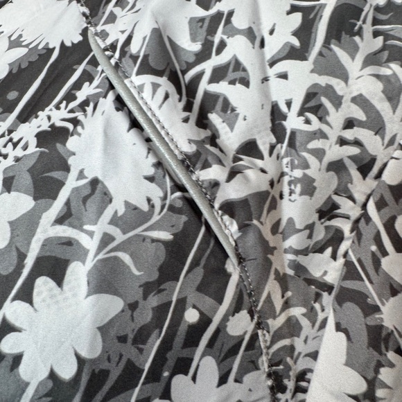 Lands' End Floral Full Zipper Windbreaker Grey - Picture 9 of 12